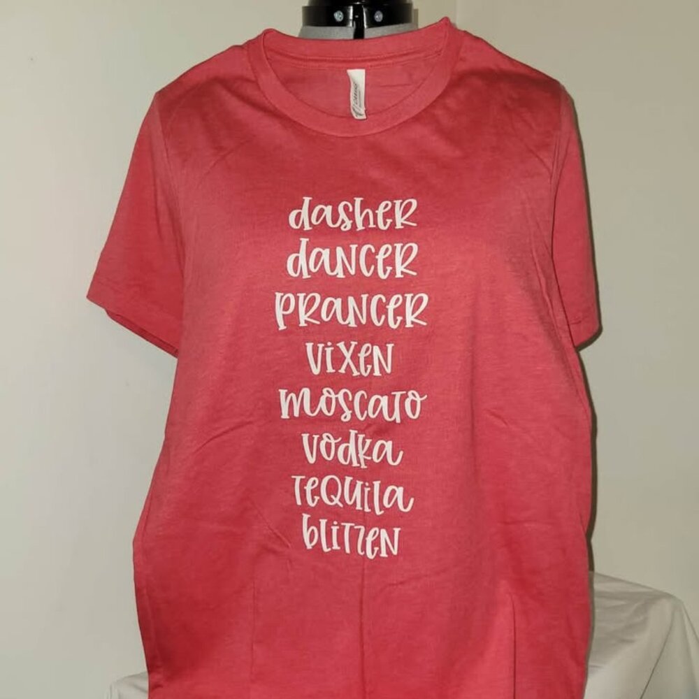Funny Christmas Reindeer Drinking Graphic T Shirt Red Unisex Small NWT